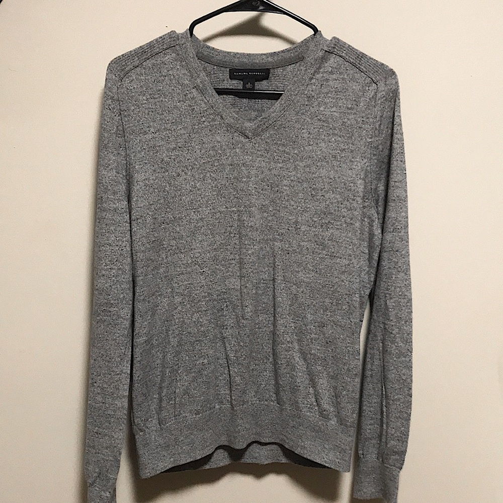 Banana Republic Gray V Neck Sweater